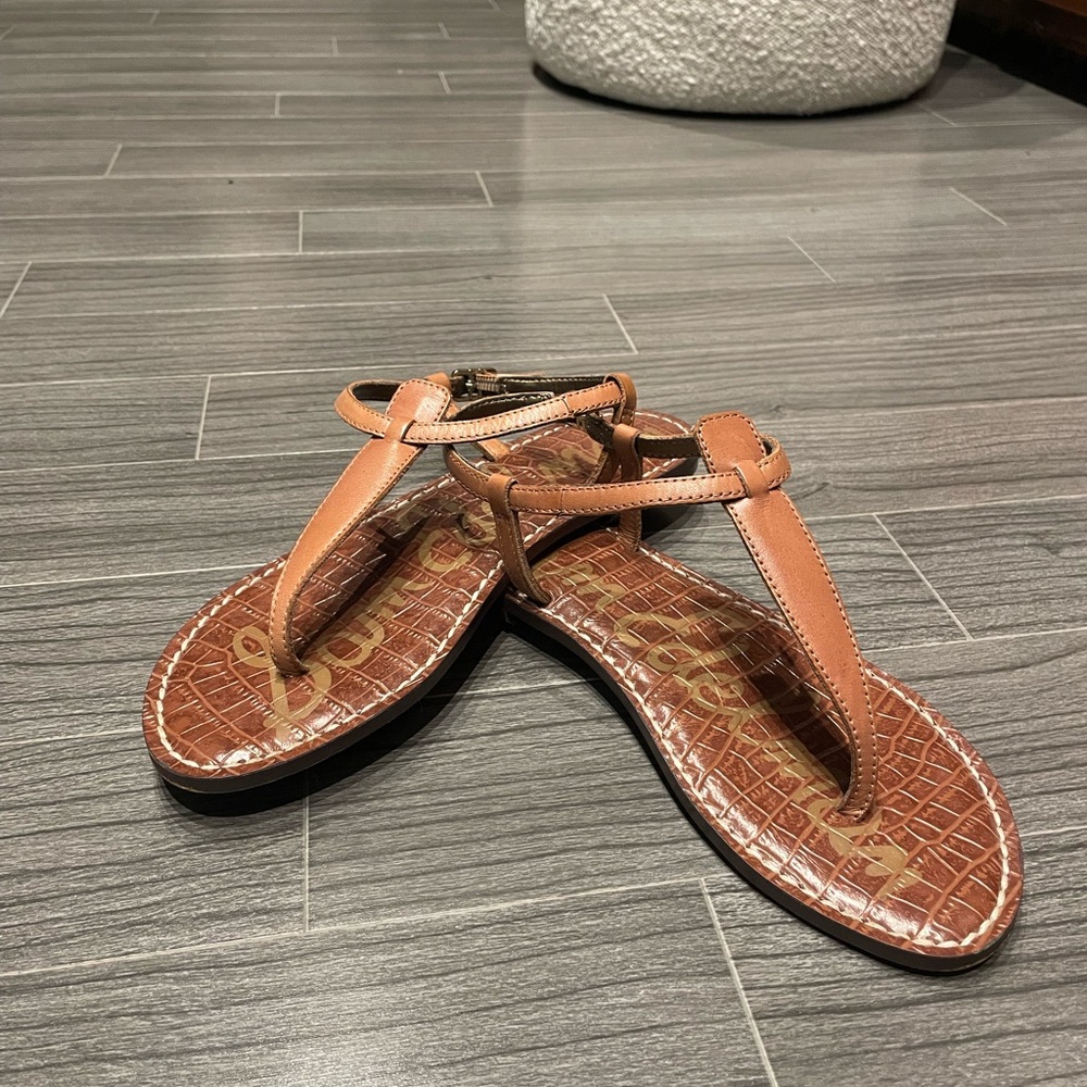 Sam Edelman Gigi Leather T-Strap Flat Sandals